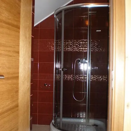 Tauer Πανσιόν Tatariv